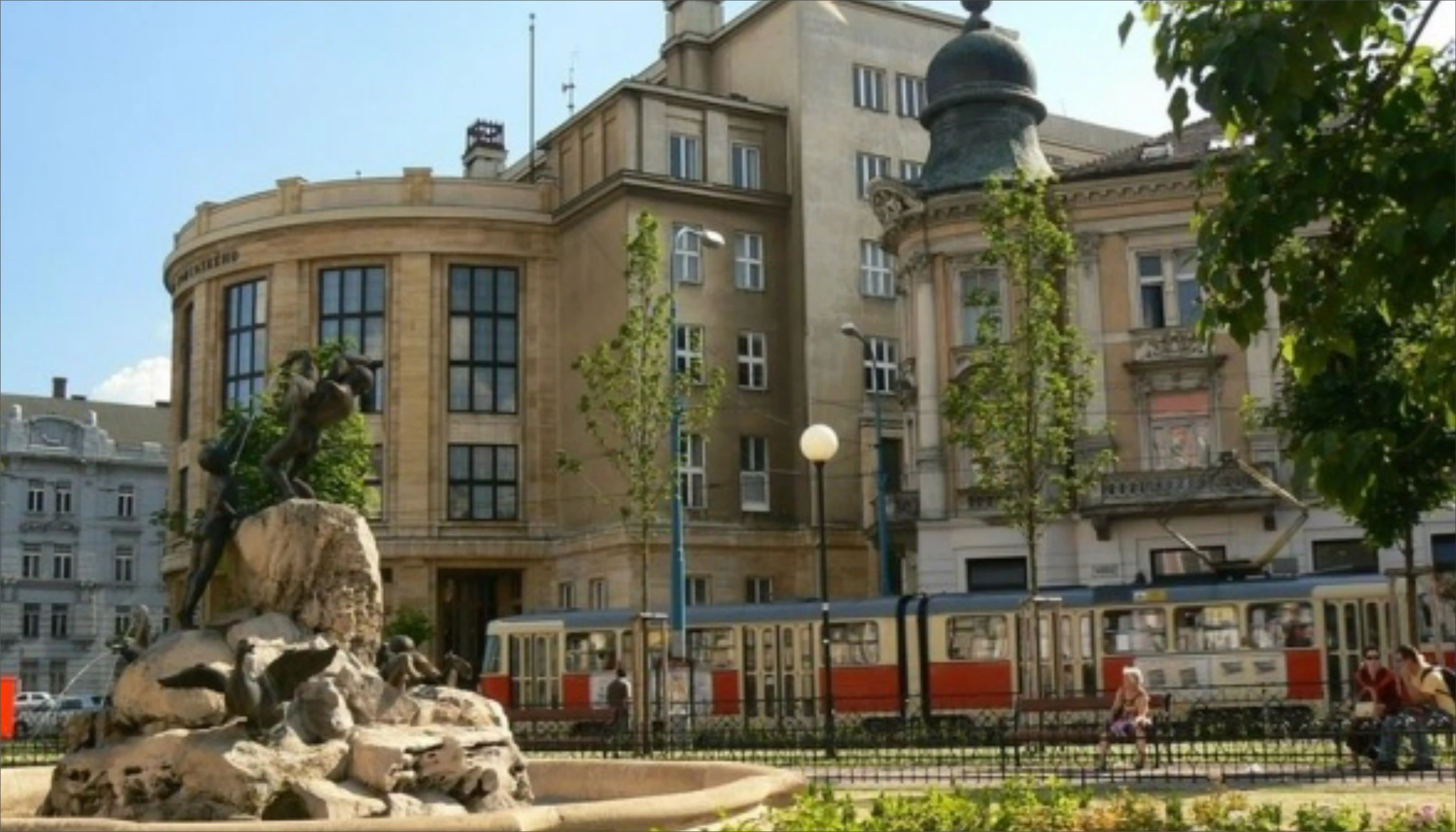 Colleg Slider 1