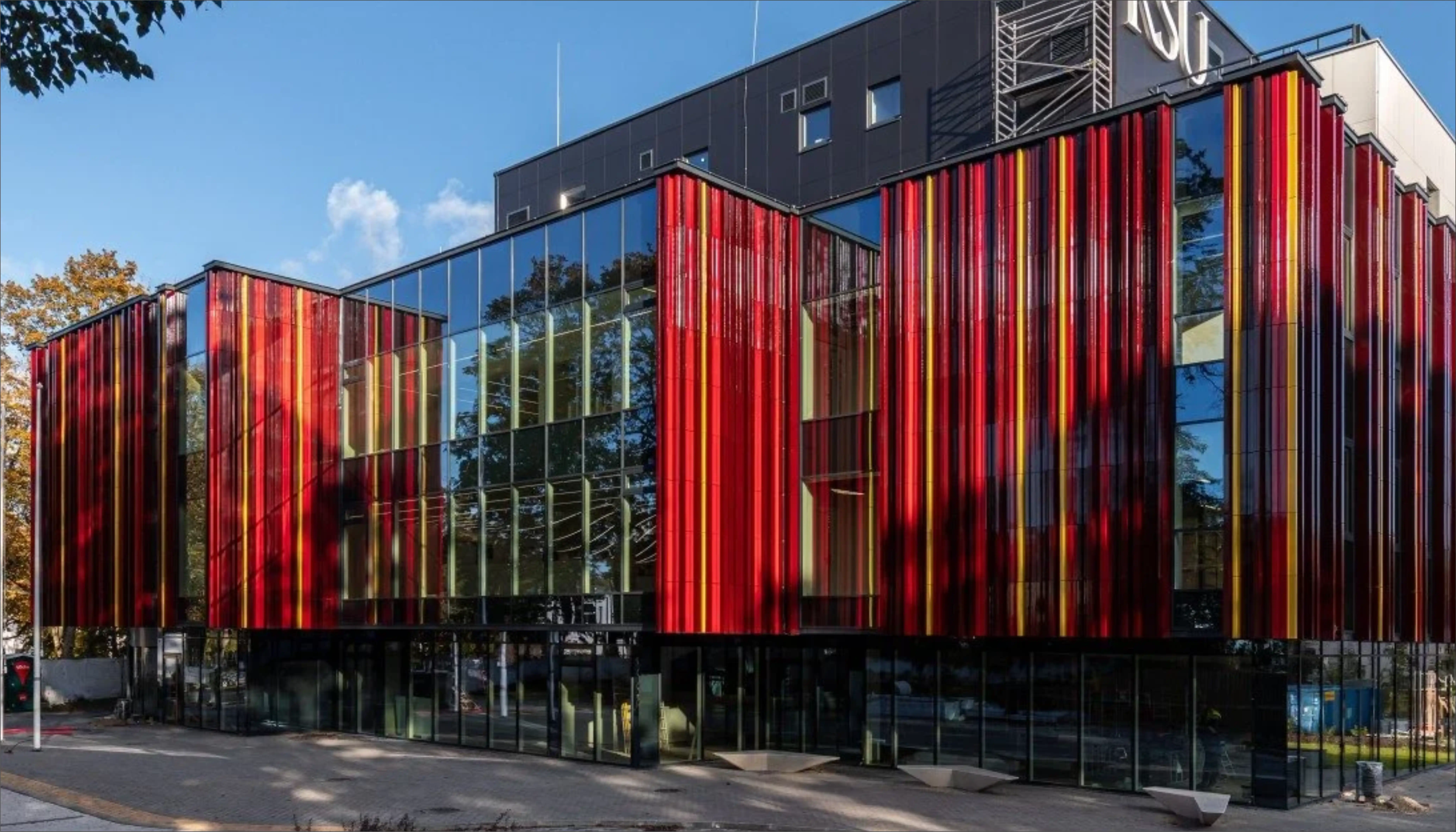 Colleg Slider 1