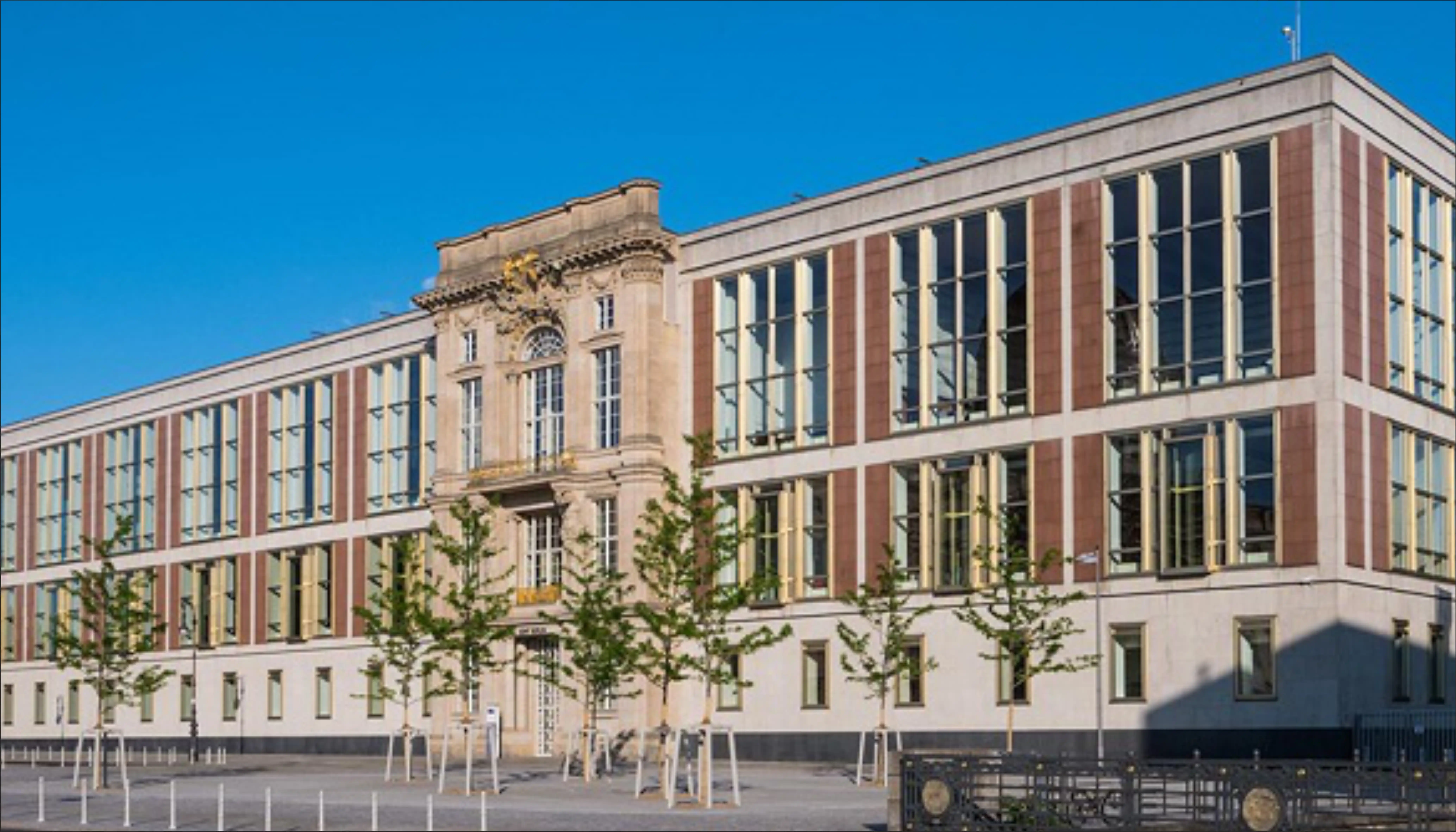 Colleg Slider 1