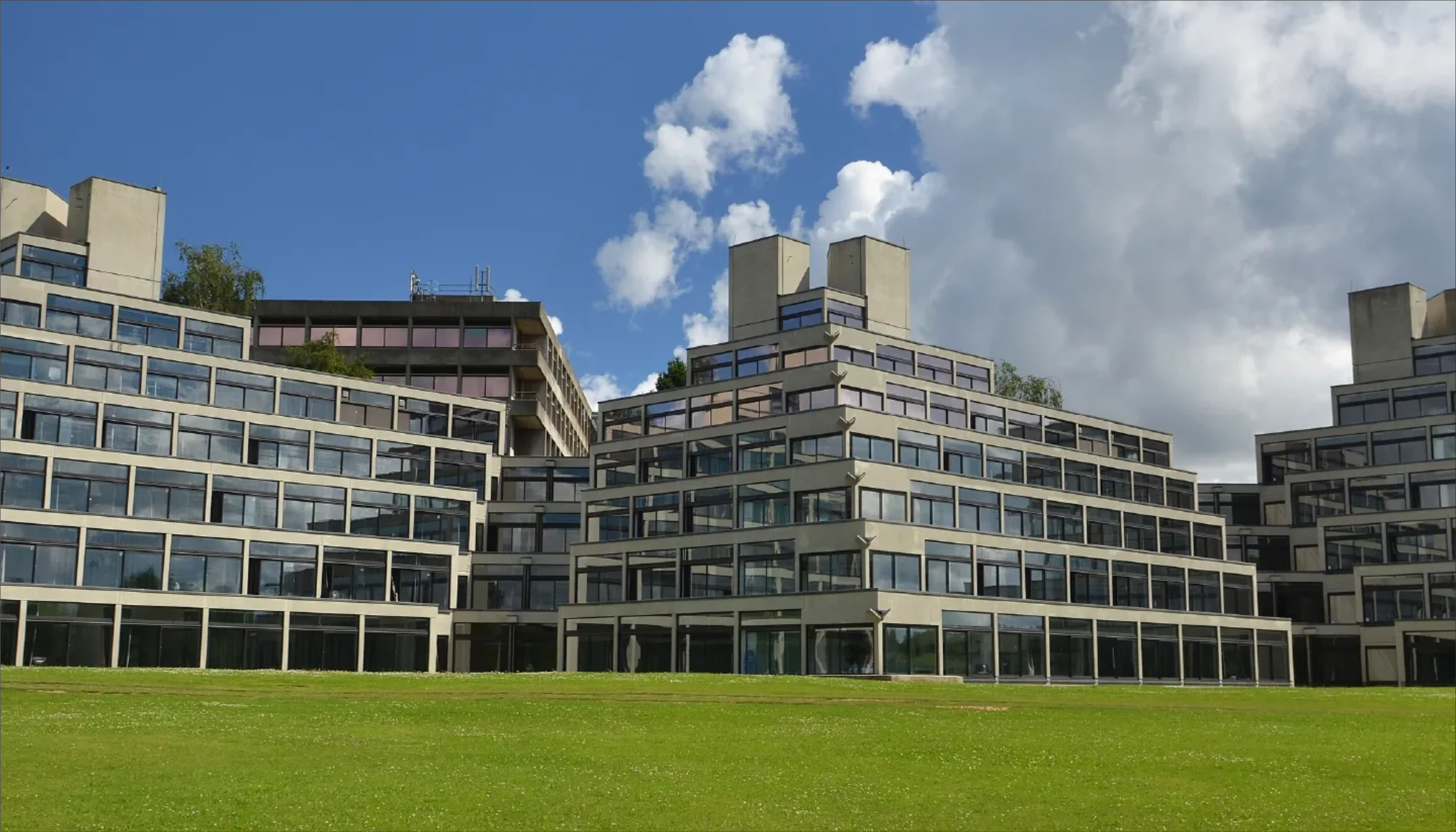 Colleg Slider 1