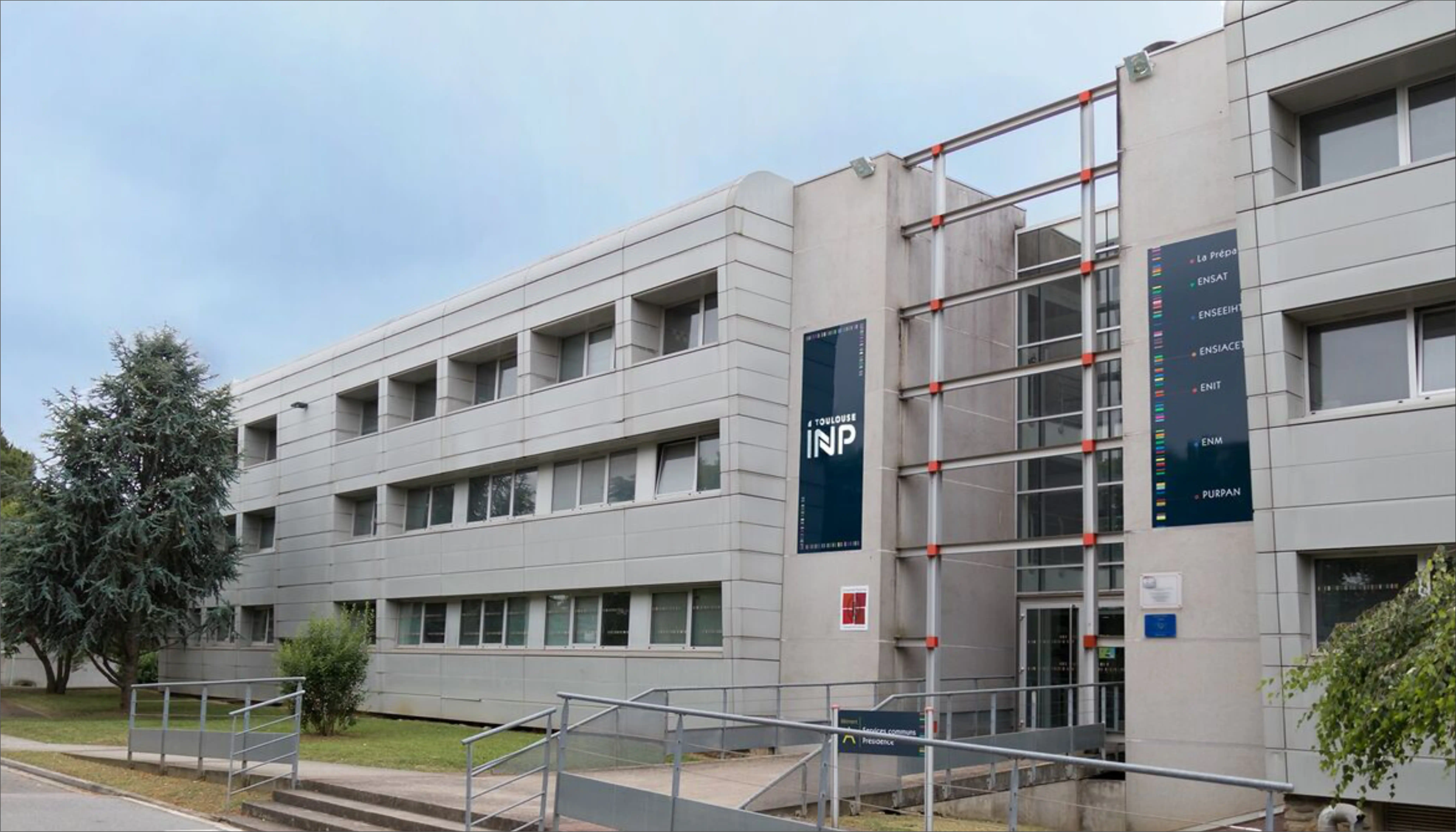 Colleg Slider 1