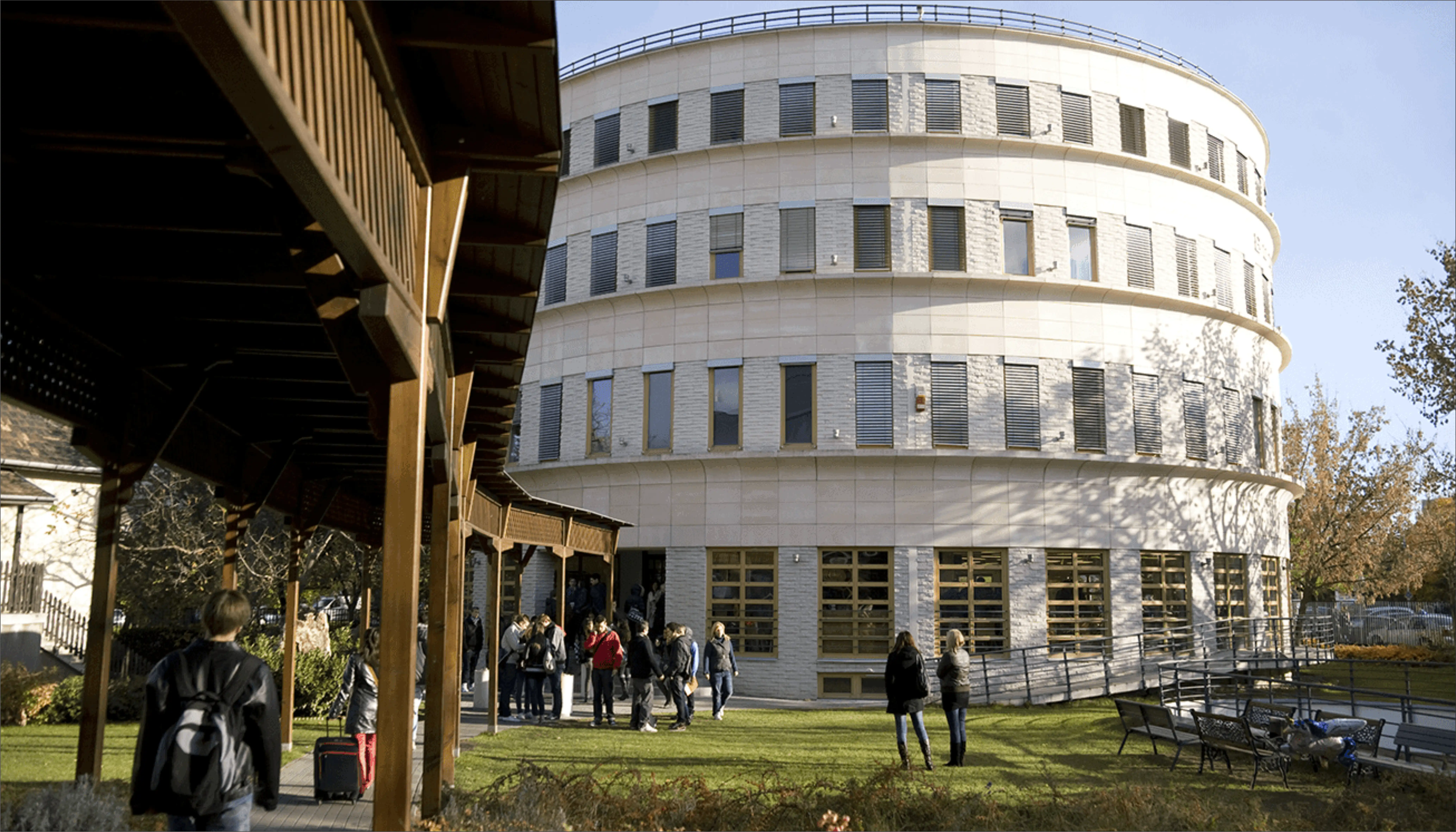 Colleg Slider 1
